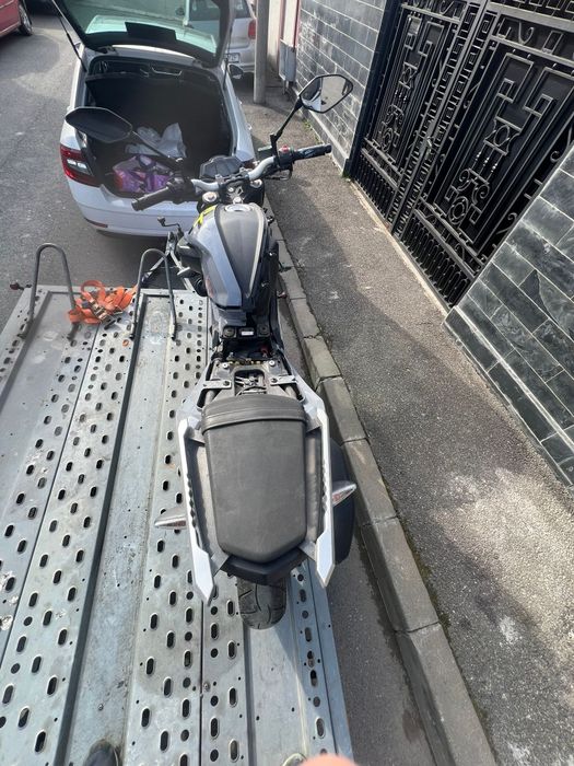 Yamaha mt 125 yzf 125 R