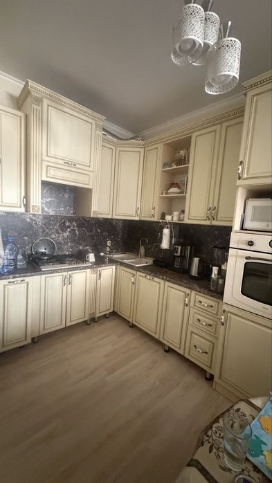 Продаю кухню с техникой