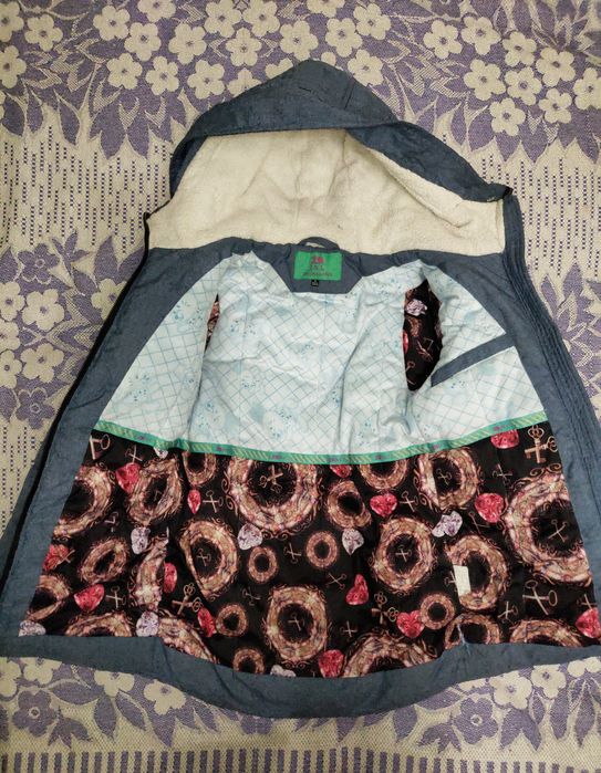 Зимняя куртка на девочку