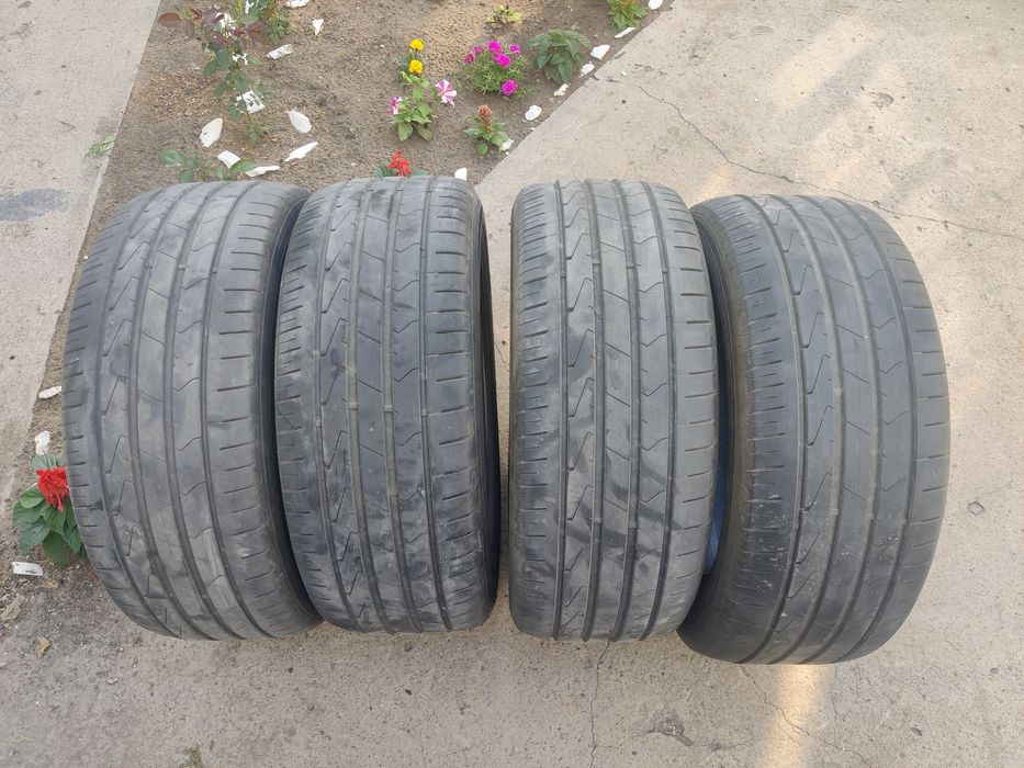 Продам резину 235/55R17 4 баллона