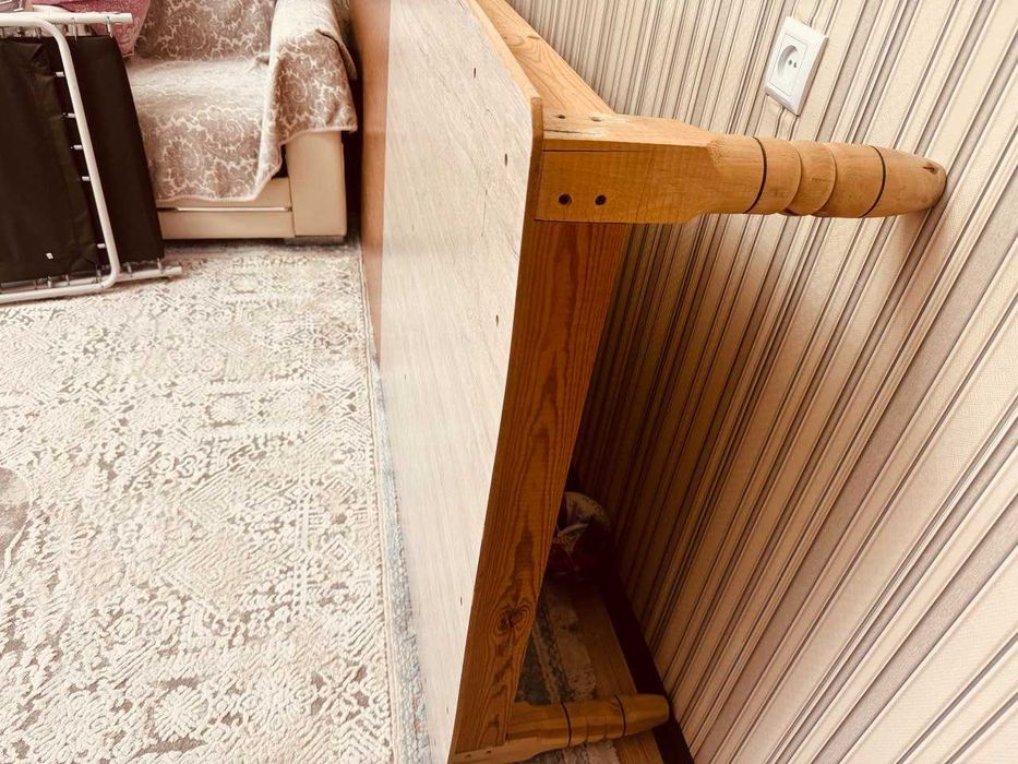 Продам стол в отличном состоянии