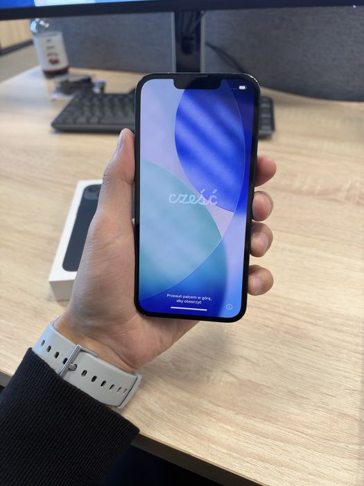 Продам iPhone 13 128 midnight