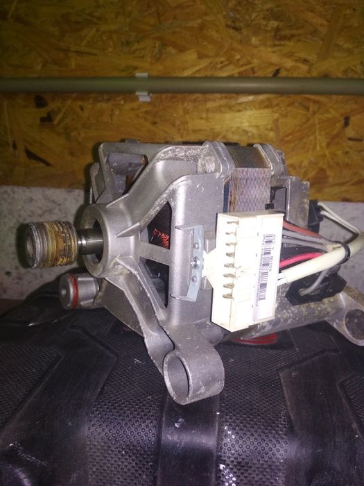 Двигатель от стиральной машины