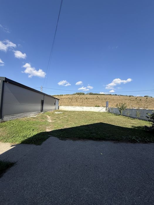 Oportunitate!!! Casa + Doua Hali