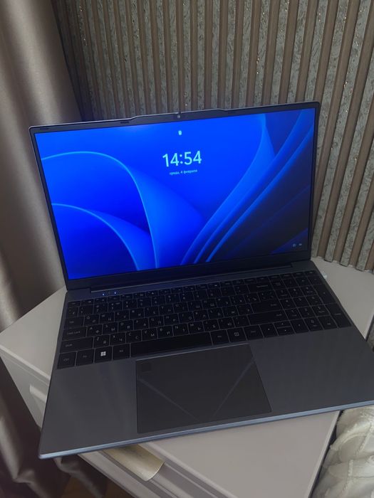 Продам ноутбук Castom