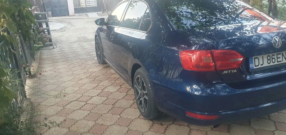 Volkswagen Jetta 2011  1.6 TDI  198.000 km reali, Stare tehnica foarte buna