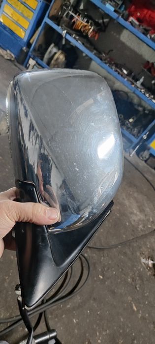 Боковой зеркало заднево вида