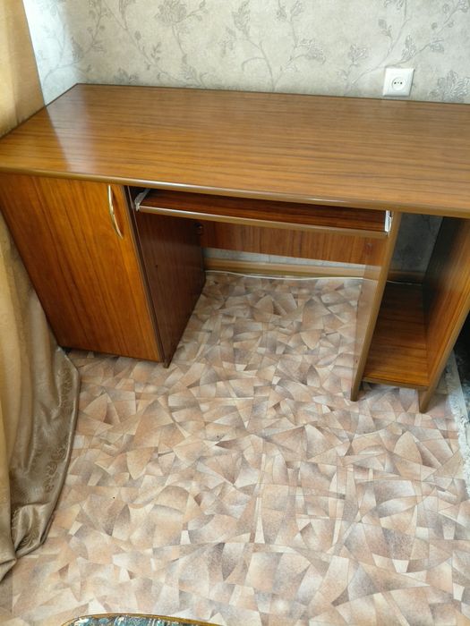 Стол компьютерный натуральное дерево