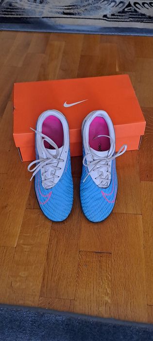 Футболни обувки на Nike,  модел Phantomаx, номер 38.5
