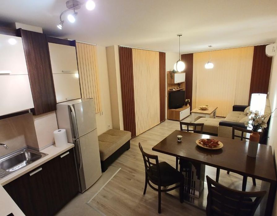 Дава се под наем Тристаен апартамент в Пловдив, Център - 85 кв.м за 475 € - Снимка #1