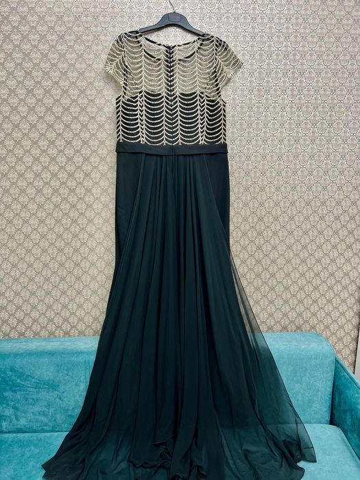 Вечерние платья размер L XL