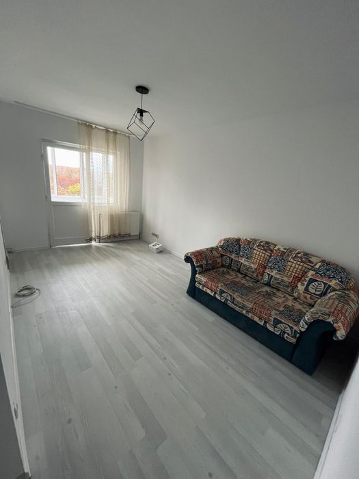 Vând garsonieră zona Meda et1