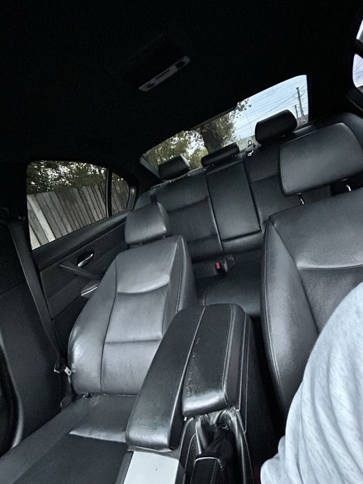 Se vinde bmw seria 3 e90