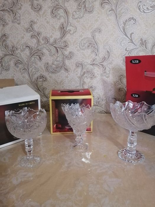 Новая стеклянная посуда, конфетницы