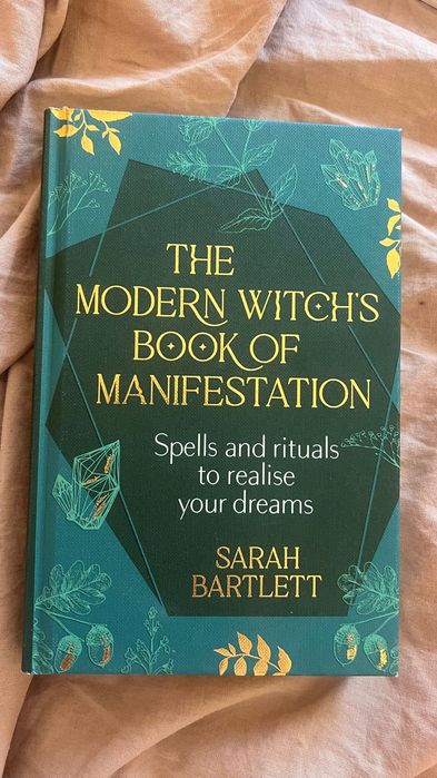 Книга The modern witch’s book of manifestations