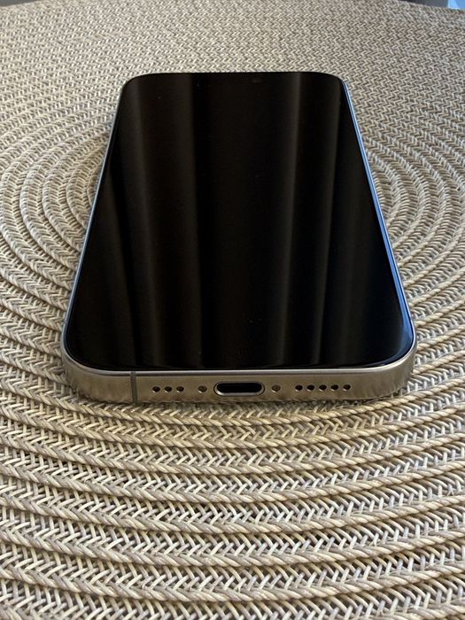iPhone 15 Pro 256GB Natural Titanium cutie originala, factura – stare impecabilă
