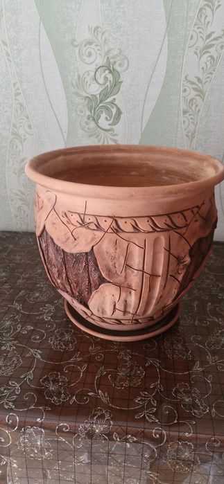 Продам горшок керамический с чашей.