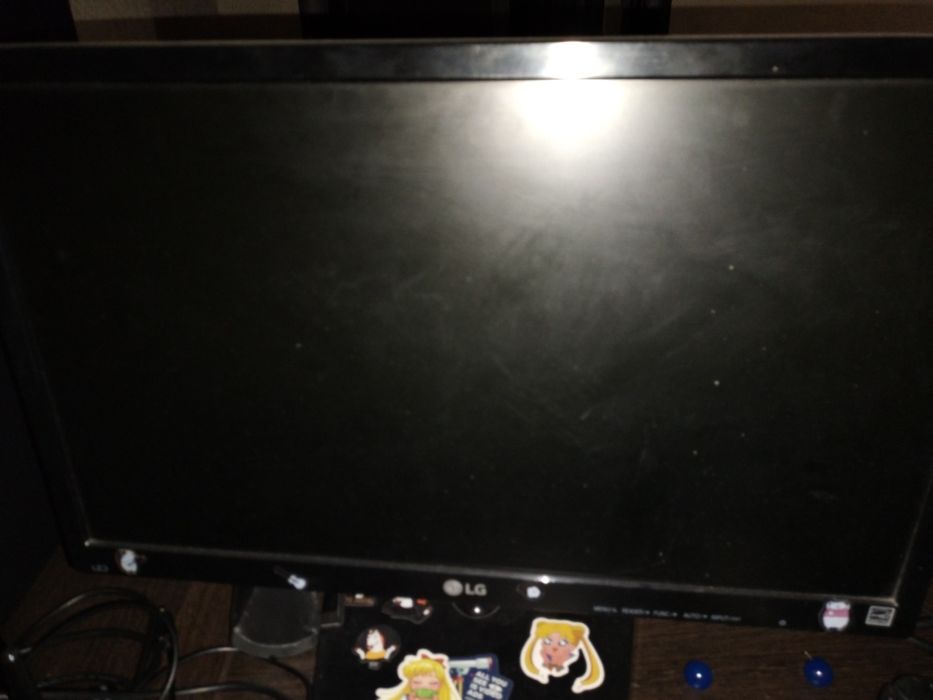 Продаются мониторы