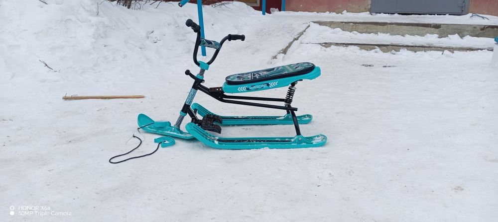 Продам снегокат в отличном состояний