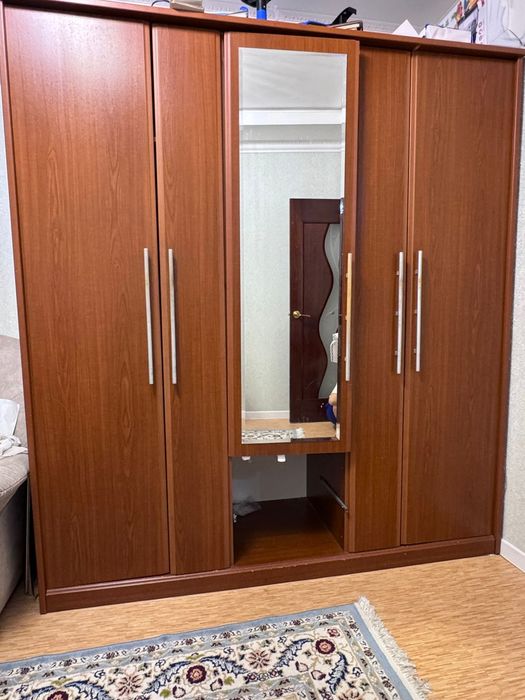 Шкаф сатылады срочна