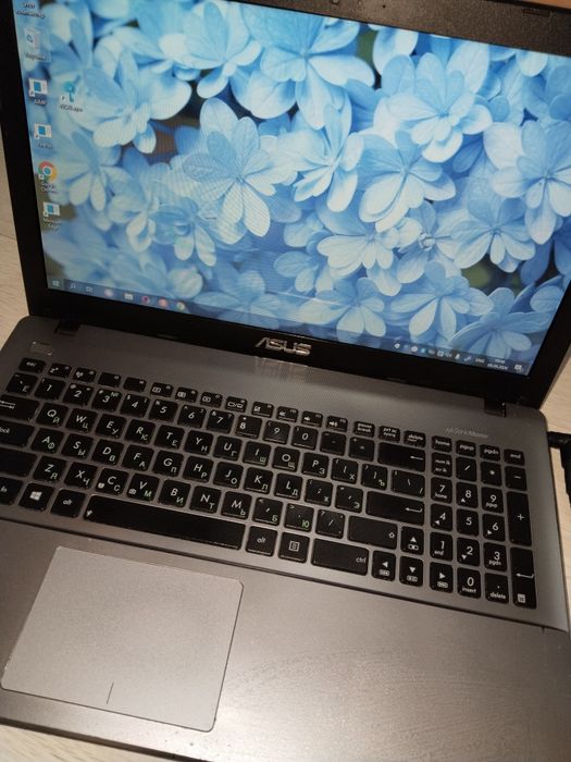 Продам ноутбук серии ASUS X550