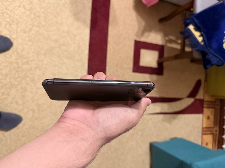 Iphone 11 pro srochni sotiladi