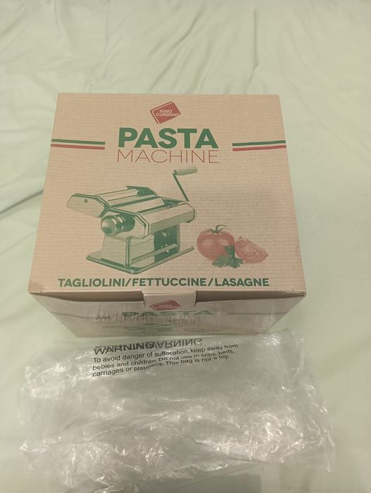 Mașină de făcut paste