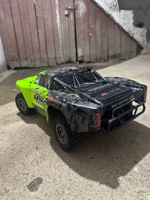 Rc Brushless Arrma Senton aproape noua
