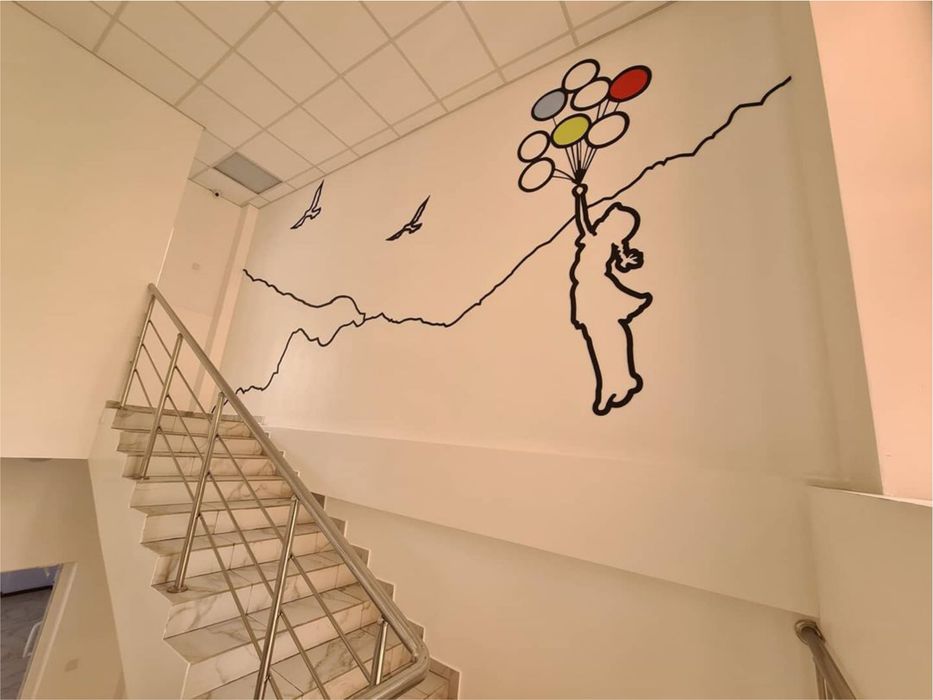 Роспись стен. Муралы. Барельеф. Граффити. Стритарт. Художник.