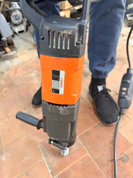 Vând mașină de carotat portabilă (carotieră) marca CRIANO, în stare perfectă de funcționare.