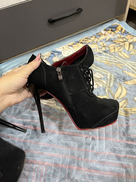 Продам ботинки