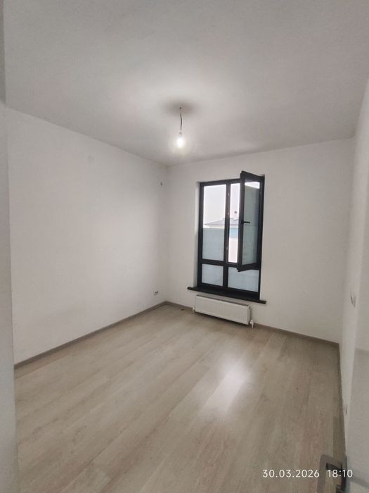 Продается 2 комнатная в новостройке . Кадышева.