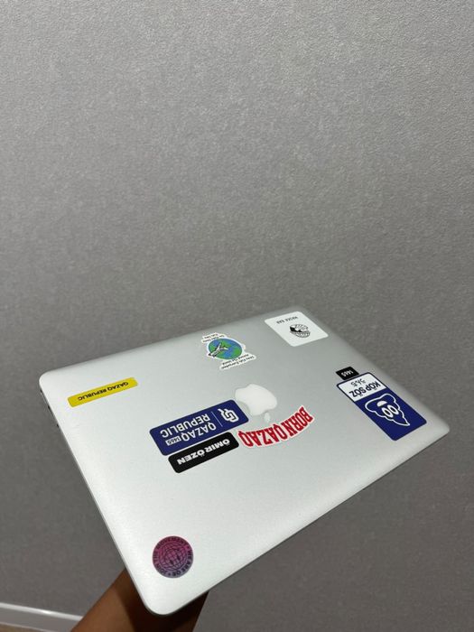 Продам Macbook air 13