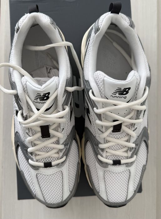 Кроссовки бренда New Balance