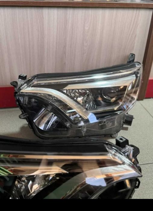 Фара rav 4 б у оригинал LED