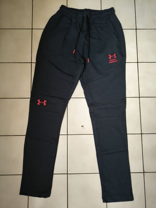 Спортно  долнище анцуг от полиамид или памук