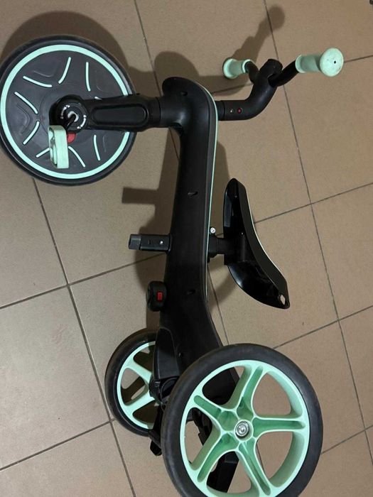 tricicleta Globber Explorer Trike 4 in 1 (în nuanța Mint / Verde mentă)
