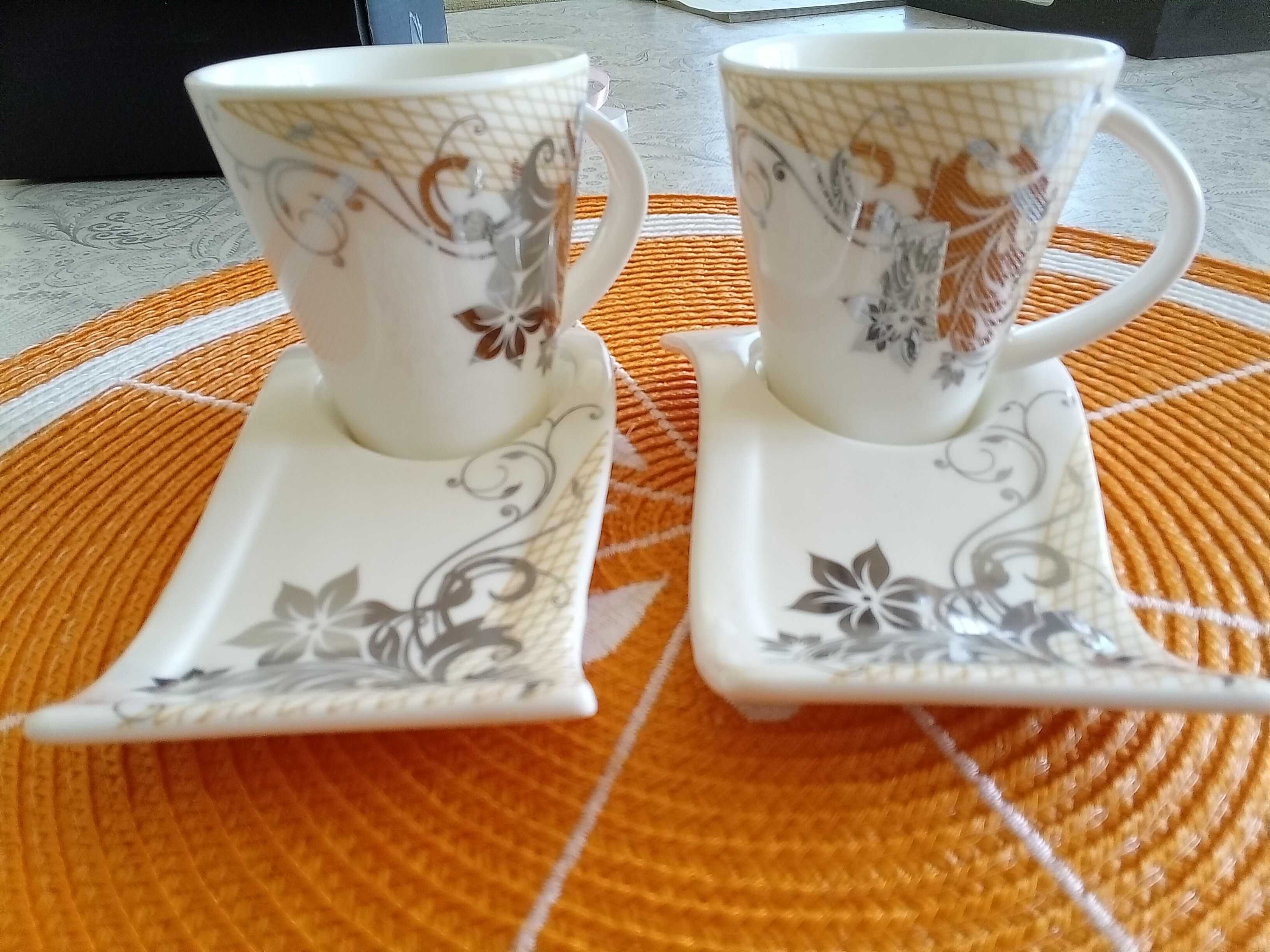 Чаши за кафе 2 броя и чинийки 2 броя в луксозна кутия fine bone china ...