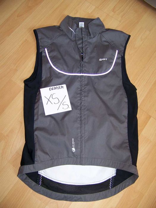 Vesta pt.dame sau adolescente măr.-S si L