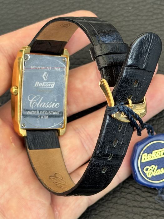 Продаю оригинальные часы Rekord Classic