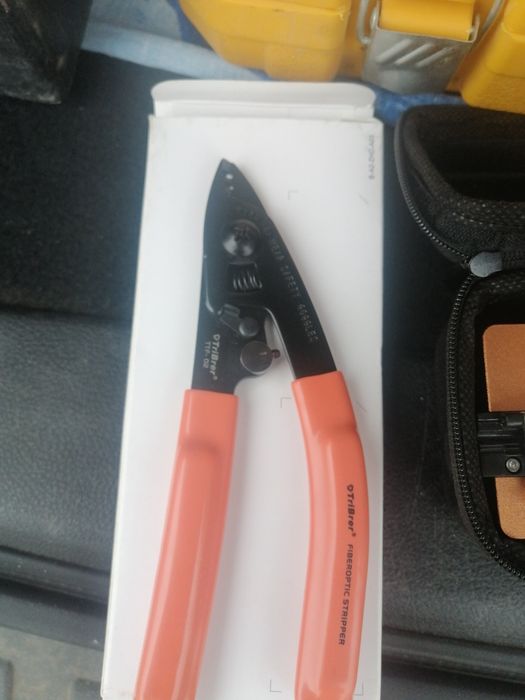 Инструмент для оптики