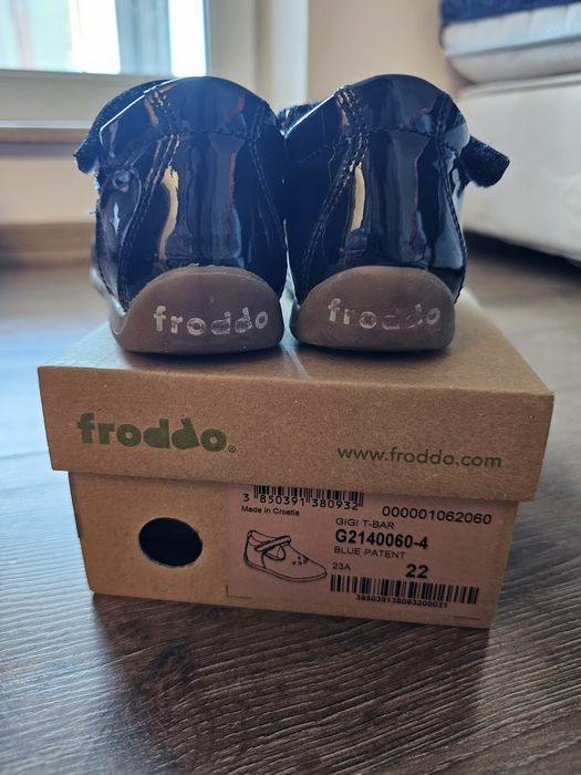 Лачени обувки Froddo