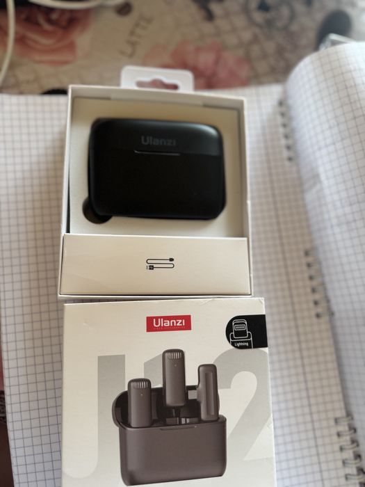 Microfon lavaliera pentru telefon iPhone  Lightning//Ulanzi J12