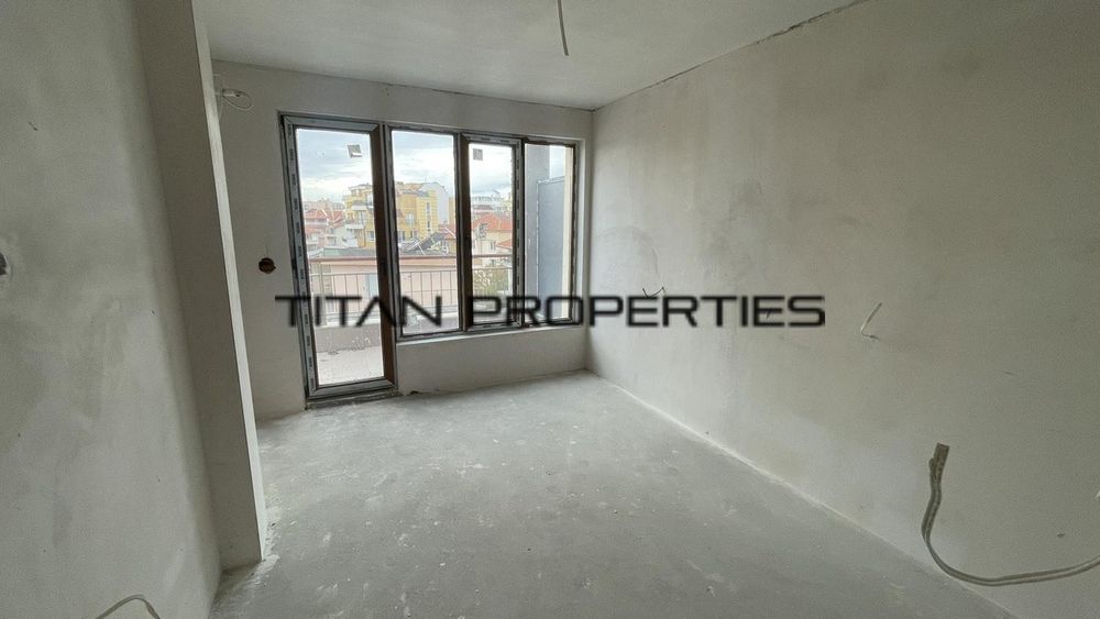 Продава се Четиристаен апартамент в Бургас, Сарафово - 155 кв.м за 1059 €/кв.м - Снимка #3