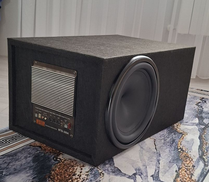 Продам сабвуфер12 дюйм Элемент 5  с усилком долбит отлично