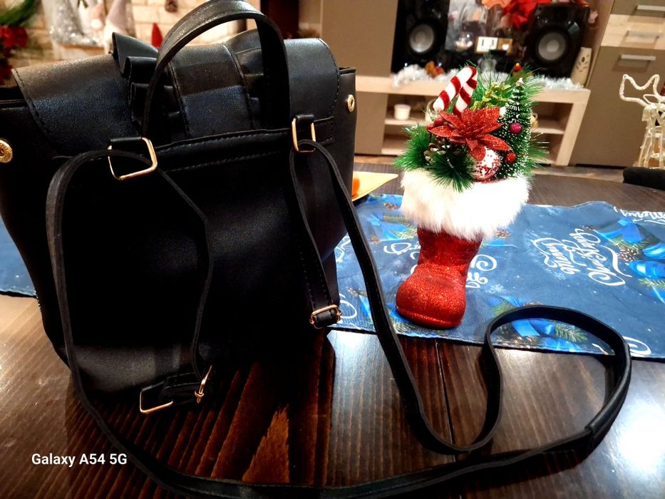 Много интересна чанта раница