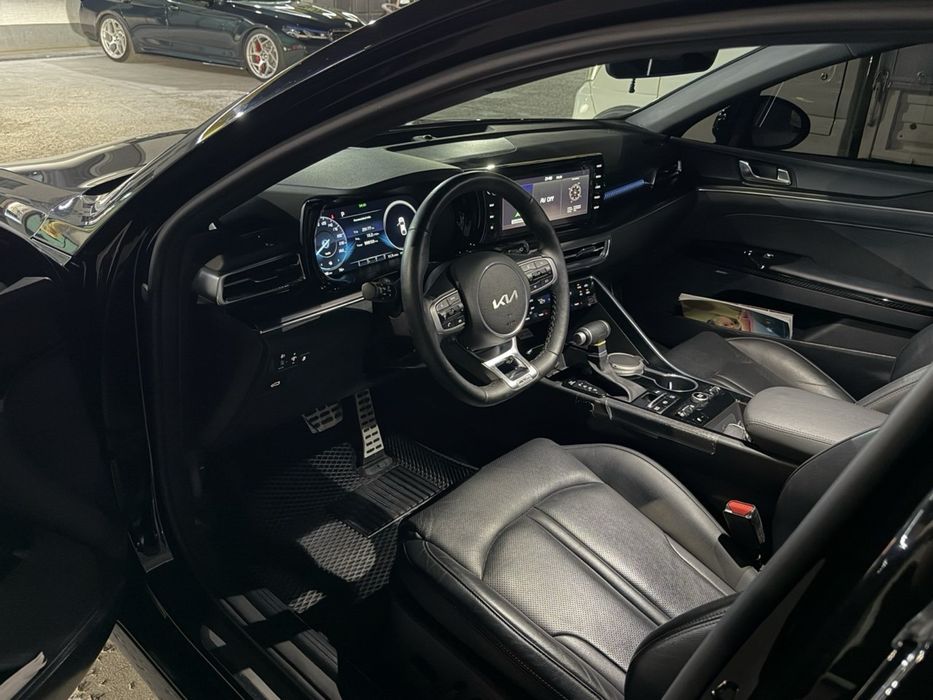 avtomobel Kia K5 GT Line