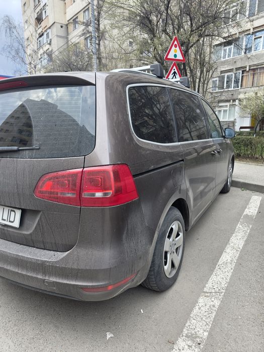 Inchiriez .vand vw sharan 4×4 2l d 7 locuri panoramic.parctronic