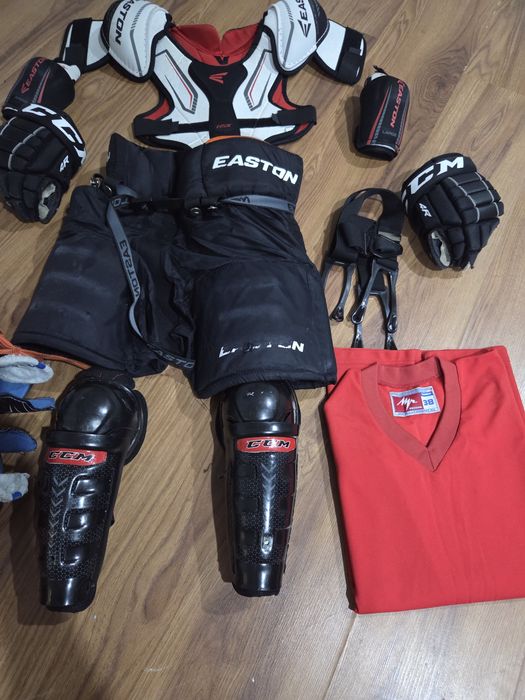 Хоккейная экипировка.