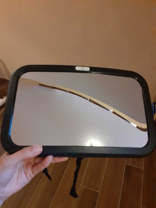 Кошче за кола Maxi Cosi adorra с база + подарък огледало